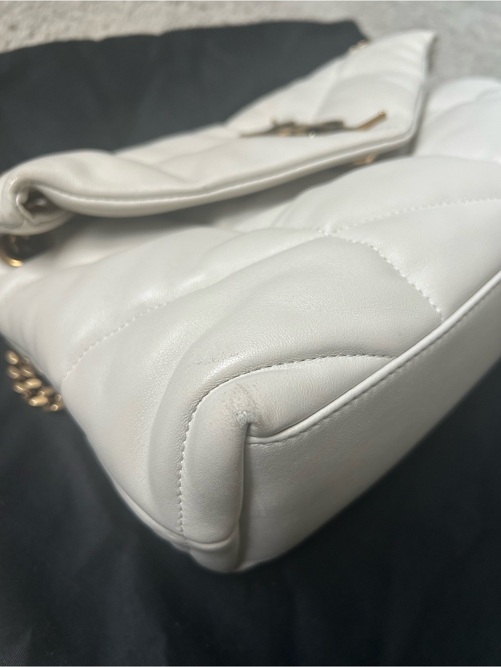 Saint Laurent - Lambskin Quilted Small Loulou Puffer Monogram Chain - Crema Soft - Picture 4 of 14